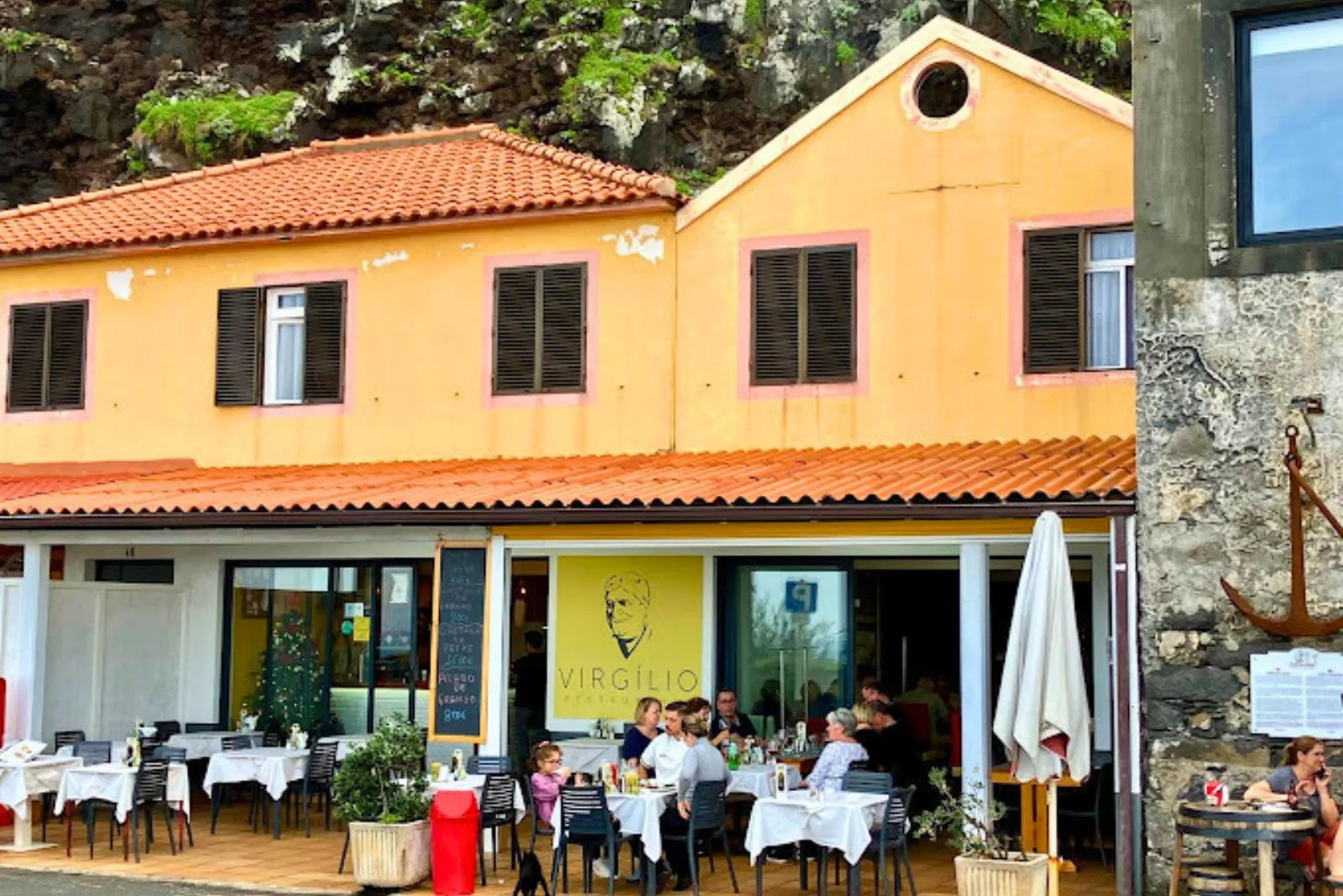 O Virgílio, Madeira